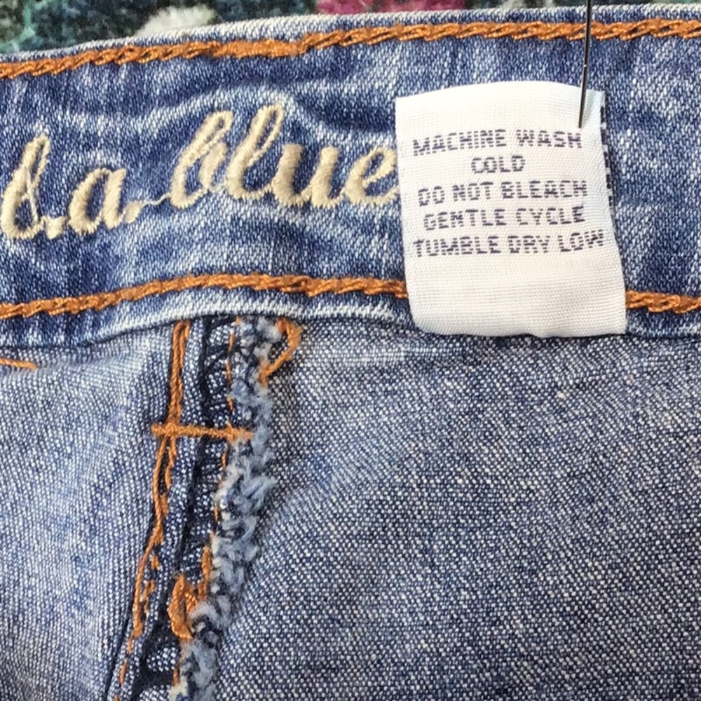 VTG 🐎 L.A. Blues ‘Gaucho Stretch’ Distressed Embroidered Capri Jeans Sz.14 - Picture 5 of 16